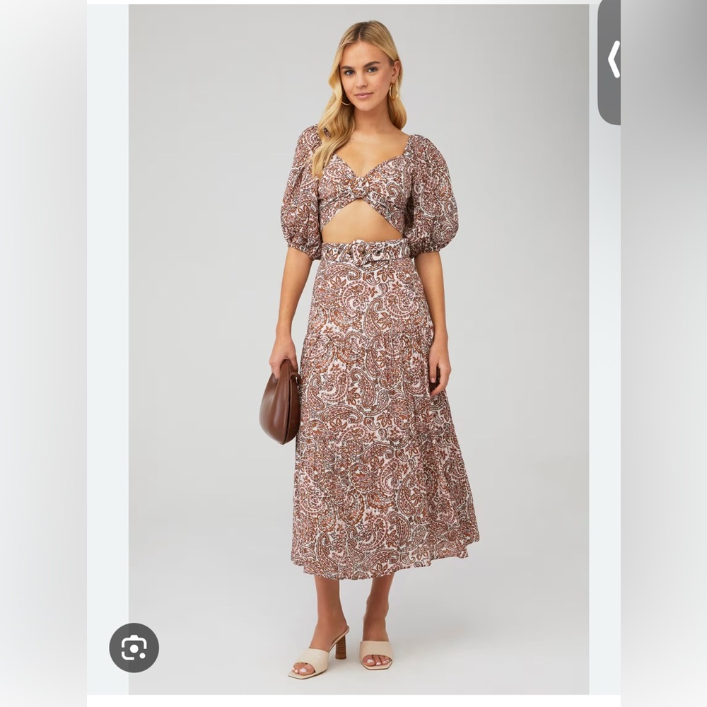 Floral Puff Sleeve Crop Top and Skirt Set mink pink 
Size xs top small bottom